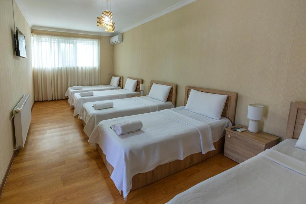 Hotel Royal House Gori Exterior foto
